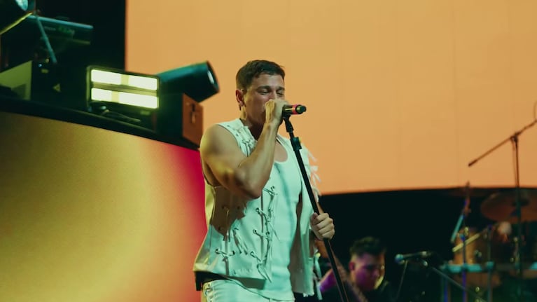 La banda estrenó un enganchado con la voz de Chino Herrera.