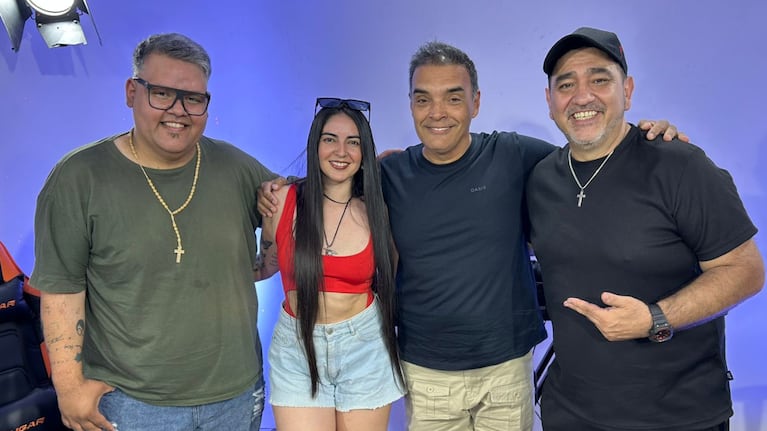 La banda estuvo invitada al programa de streaming en la previa a su baile del recuerdo.