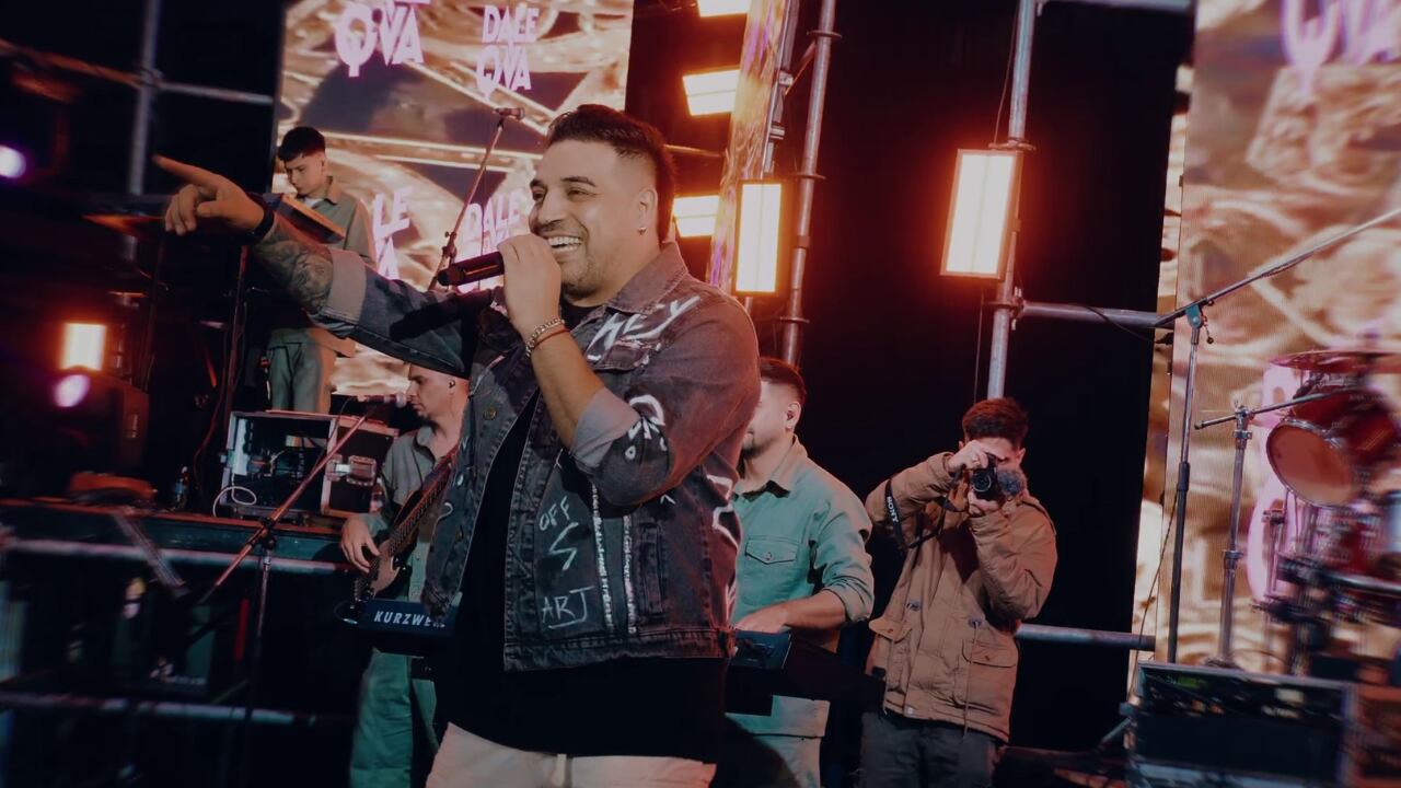 La banda lanzó un nuevo tema con la voz de Neno Aguirre