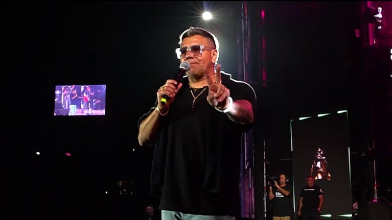 La banda lanzó una serie de canciones de su show en San Juan,