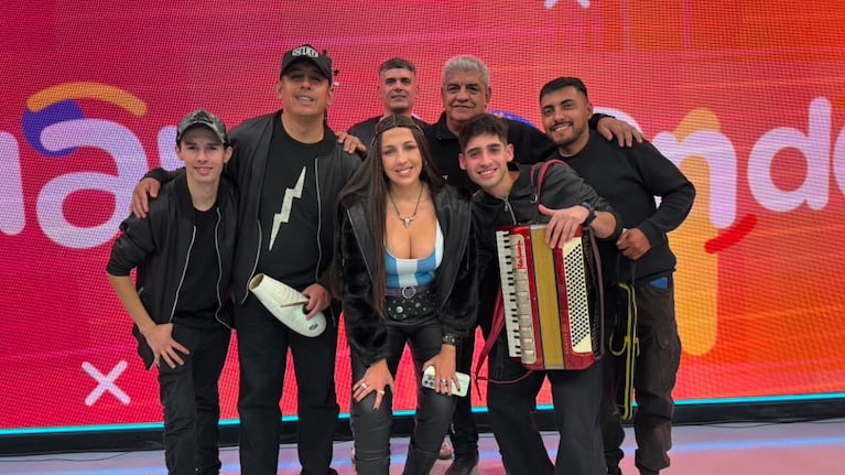 La banda pasó por Cuarteteando y llenó de tunga tunga el mediodía.