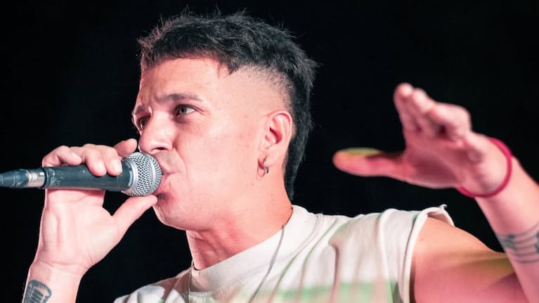 La banda que se volvió viral por tocar para una persona, contó su historia.