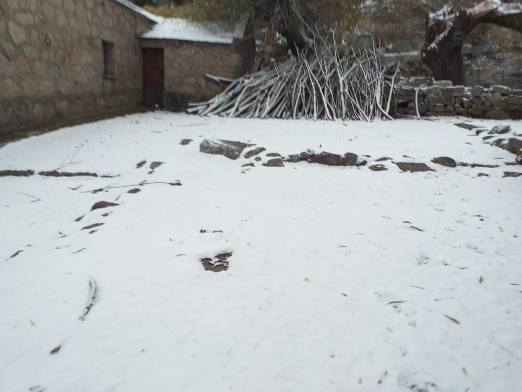 La base del Cerro Champaquí amaneció blanca. Foto enviada por Marina Polteau.