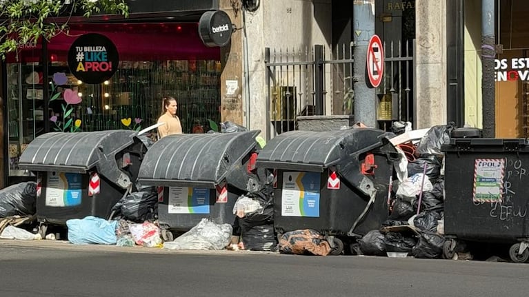 La basura se acumuló este viernes en el centro de Córdoba.