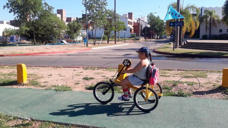 La bici adaptada volvió a su dueña.