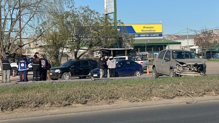 La bombera voluntaria manejaba un Clio al momento del choque.