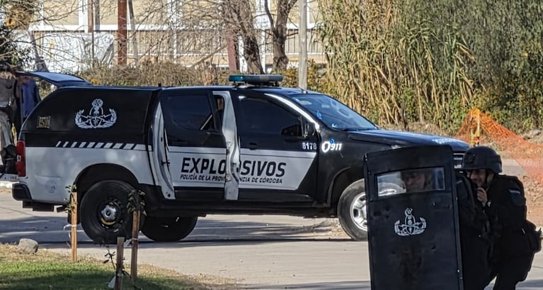 La Brigada de Explosivos estuvo en el lugar.