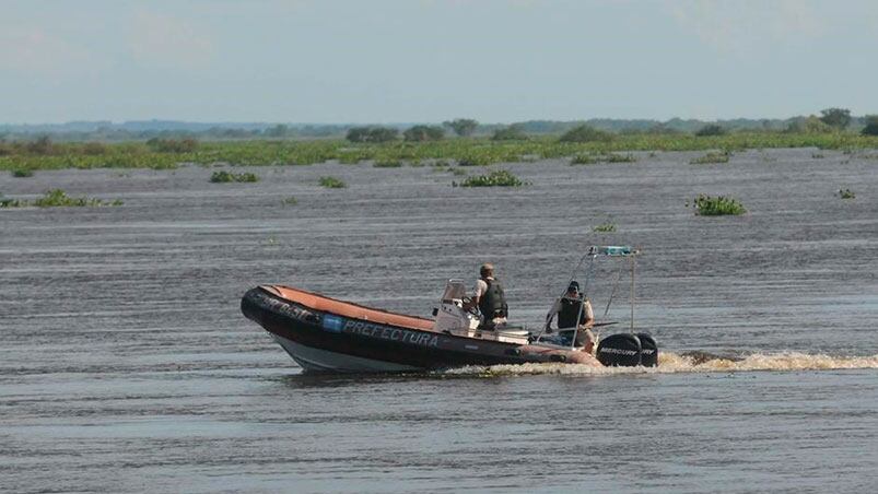 La búsqueda continúa por agua, por tierra y por aire.