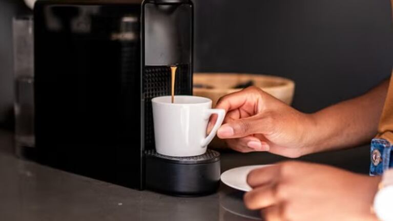 La cafetera puede dañarse si no se le realiza una buena limpieza.