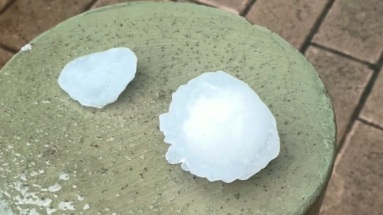 La caída de granizo en Malvinas Argentinas.