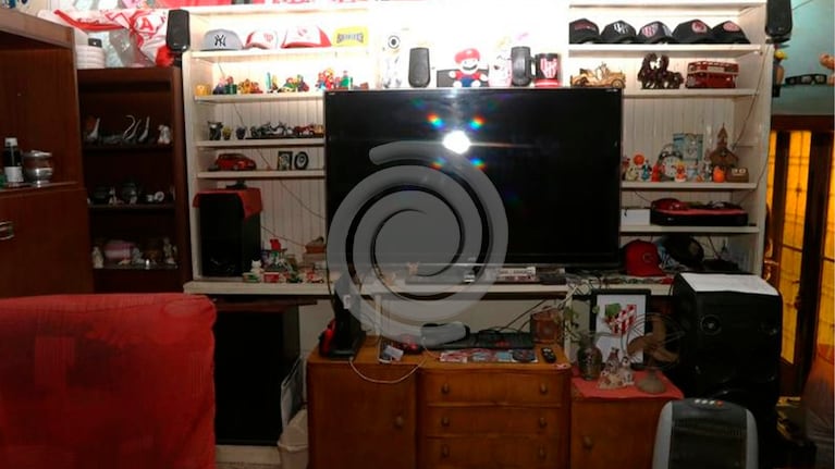 La cámara de seguridad en el living de Claudio Barrelier.
