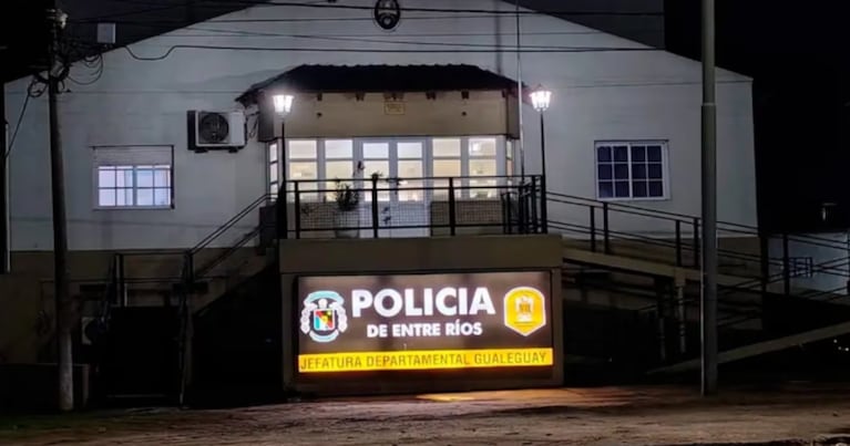 La cámara estaba en un baño de una comisaría de Entre Ríos.