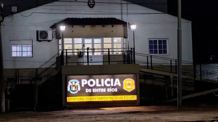 La cámara estaba en un baño de una comisaría de Entre Ríos.