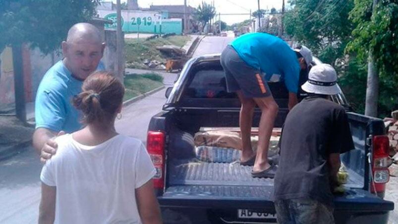 La camioneta con la que la Mole reparte alimentos a comedores. / Foto: Instagram