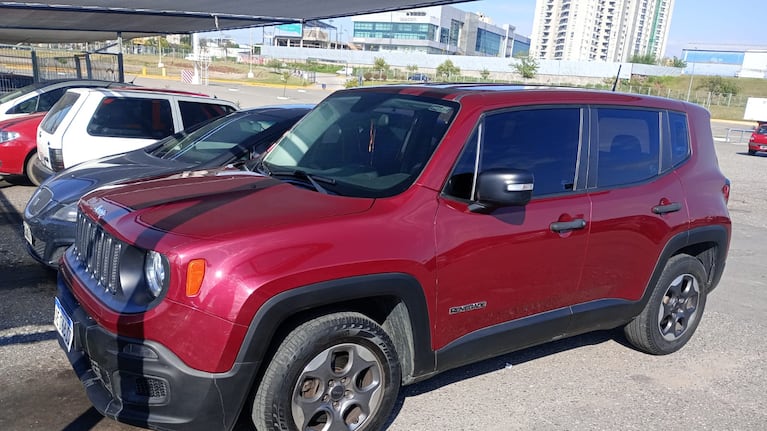La camioneta de la enfermera que fue robada del estacionamiento de la Maternidad Provincial.