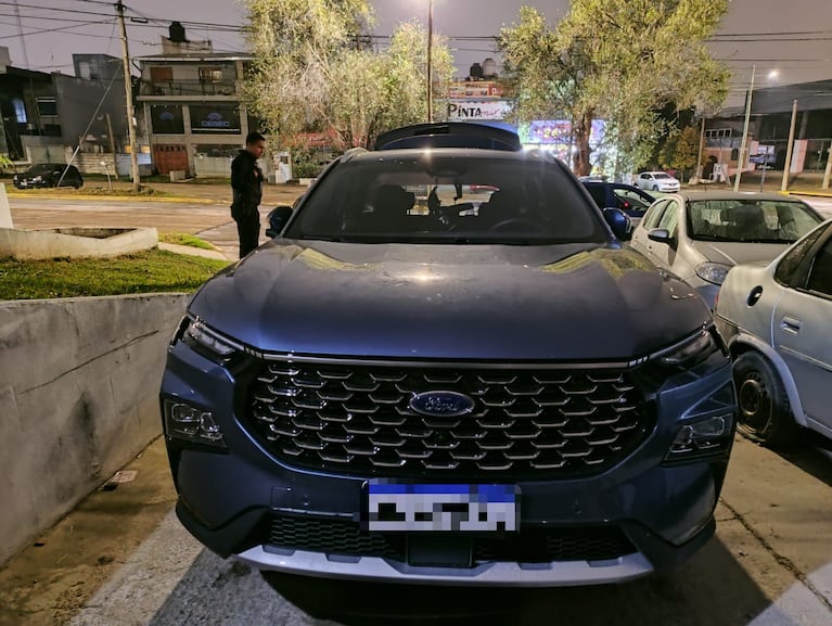 La camioneta Ford Territory robada en barrio General Bustos.