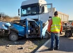 La camioneta se llevó la peor parte del impacto.