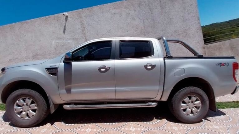 La camioneta secuestrada por el episodio ocurrido en Villa Rumipal.