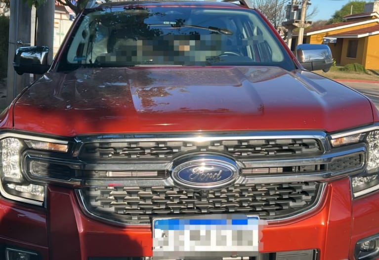 La camioneta secuestrada que manejaba la mujer.