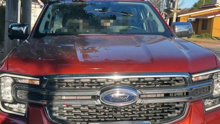 La camioneta secuestrada que manejaba la mujer.