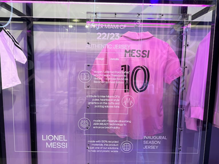 La camiseta de Inter Miami que Messi usó de la temporada 22/23.