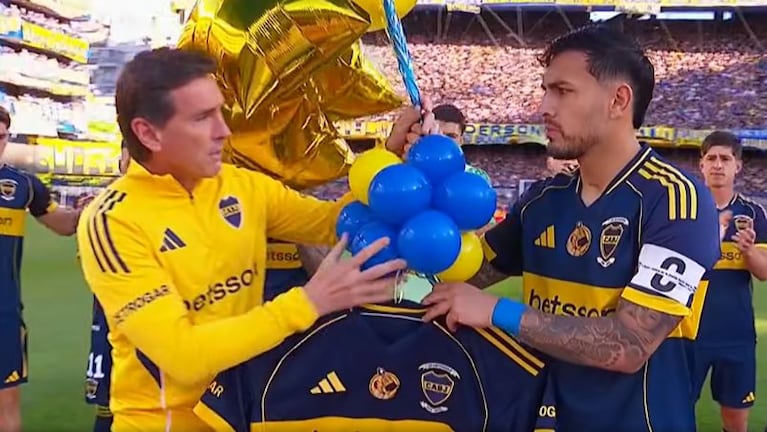 La camiseta en honor a Russo enviada al cielo apareció en un pueblo en Uruguay.