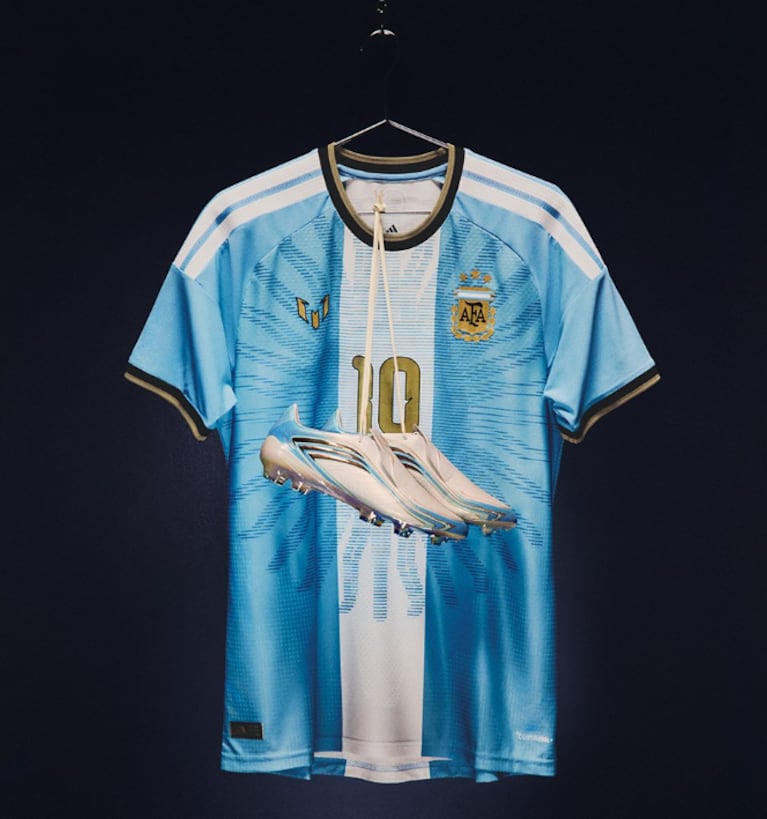 La camiseta que el 10 usará en su despedida.