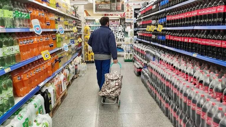 La canasta básica se disparó 9% en octubre: cuánto necesitó una familia para no ser pobre