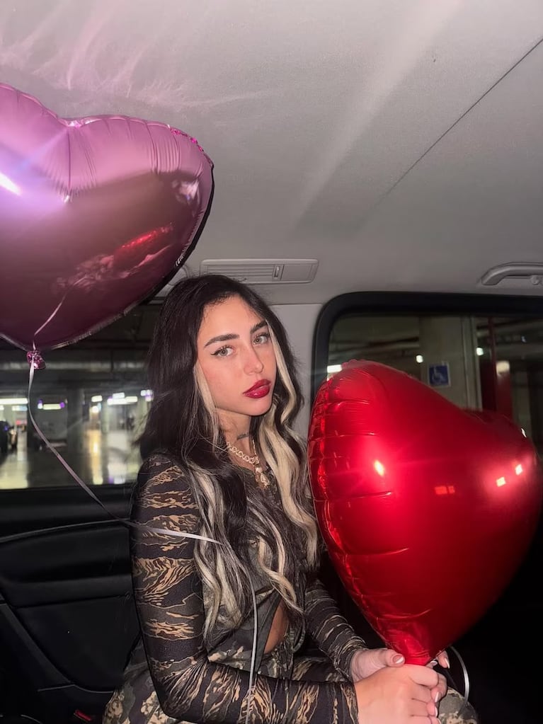 La cantante disfrutó de su cumple con un regalo muy especial y una confirmación de romance.