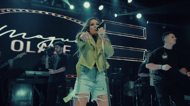 La cantante lanzó el cover de "Mi refe" grabado en vivo en Sala del Rey