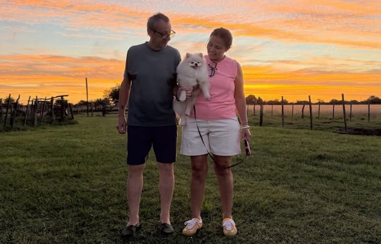 La cantante publicó en su Instagram imágenes de sus padres.