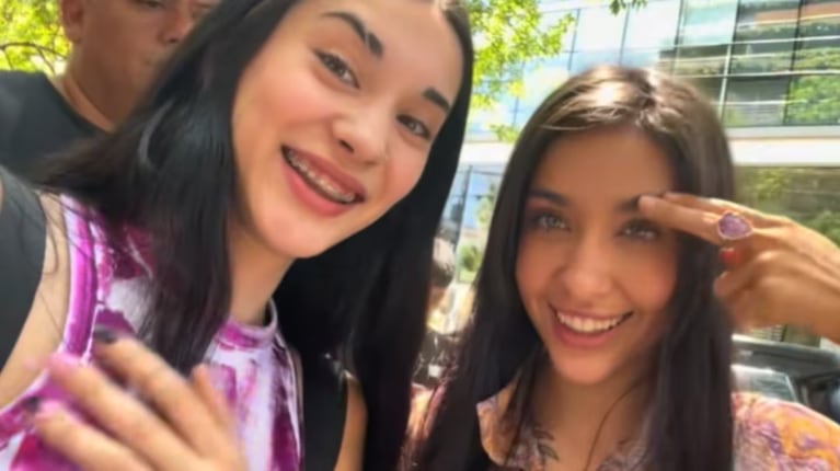 La cantante se hizo viral por su gesto en plena calle.