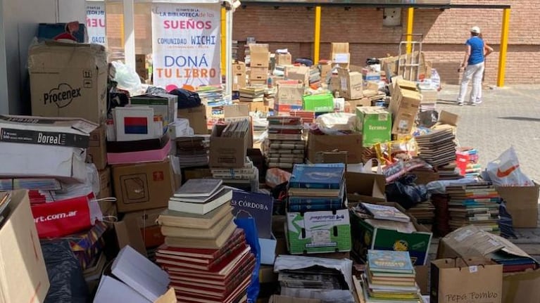 La cantidad de libros donados por los cordobeses superó toda expectativa.