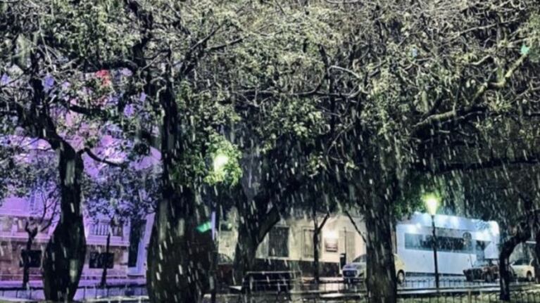La capital cordobesa, en otoño y bajo la nieve. Foto: Santiago Díaz.