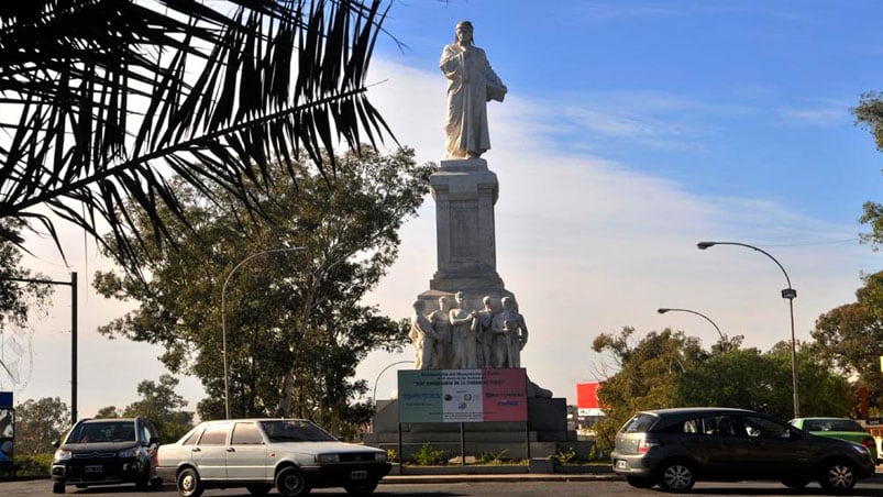 La caravana comenzará frente a la estatua del Dante.