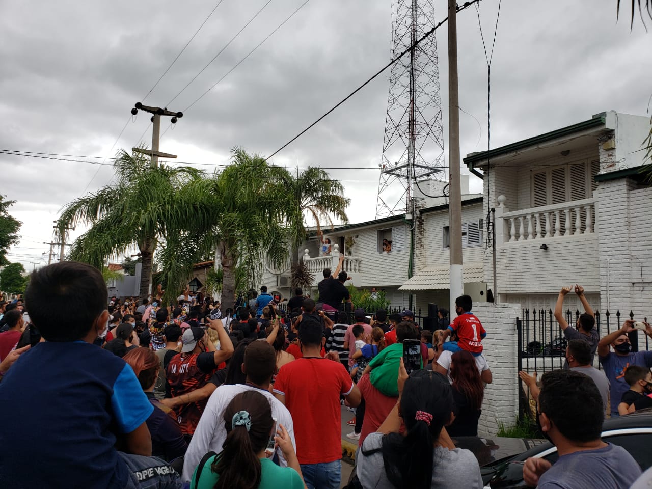 La caravana partió desde la Plaza Jerónimo del Barco hacia el Cerro. Fotos: Nestor Ghino.