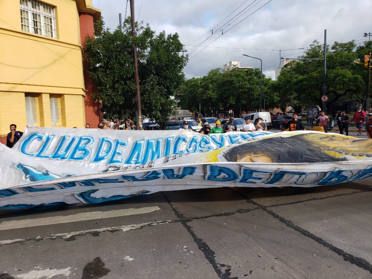 La caravana partió desde la Plaza Jerónimo del Barco hacia el Cerro. Fotos: Nestor Ghino.