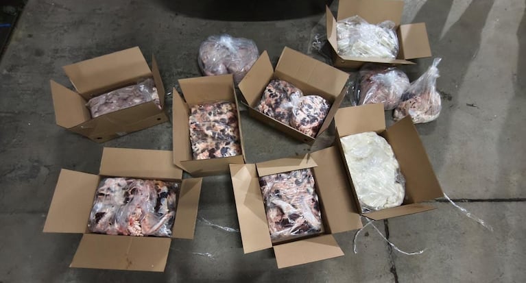La carne que se robó un hombre de un frigorífico.