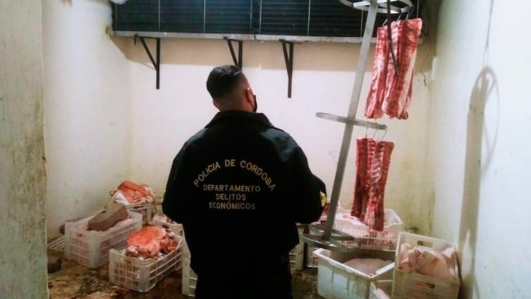 La carne secuestrada y decomisada fue puesta a disposición del Zoo de Córdoba.