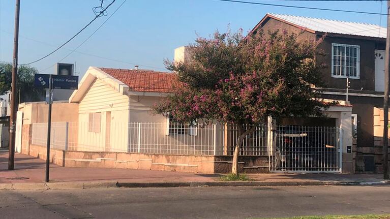 La casa asaltada está ubicada a pocos metros de la Comisaría 19.