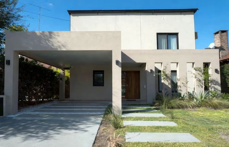 La casa de Manuel Adorni que está siendo investigada.