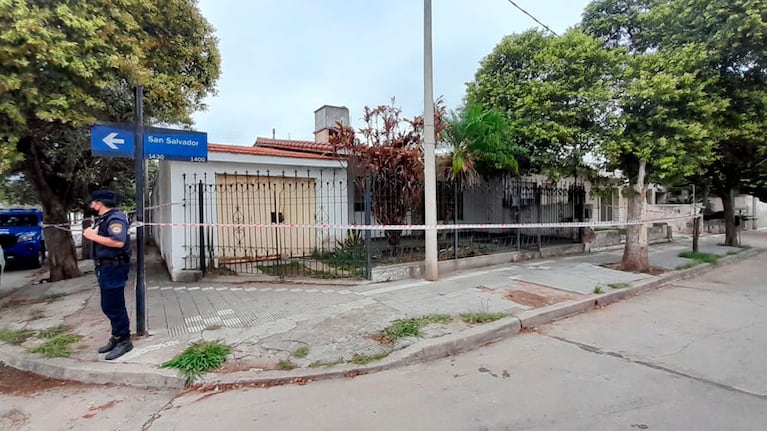 La casa donde hallaron asesinada a la mujer. Foto: Pablo Olivarez / El Doce.