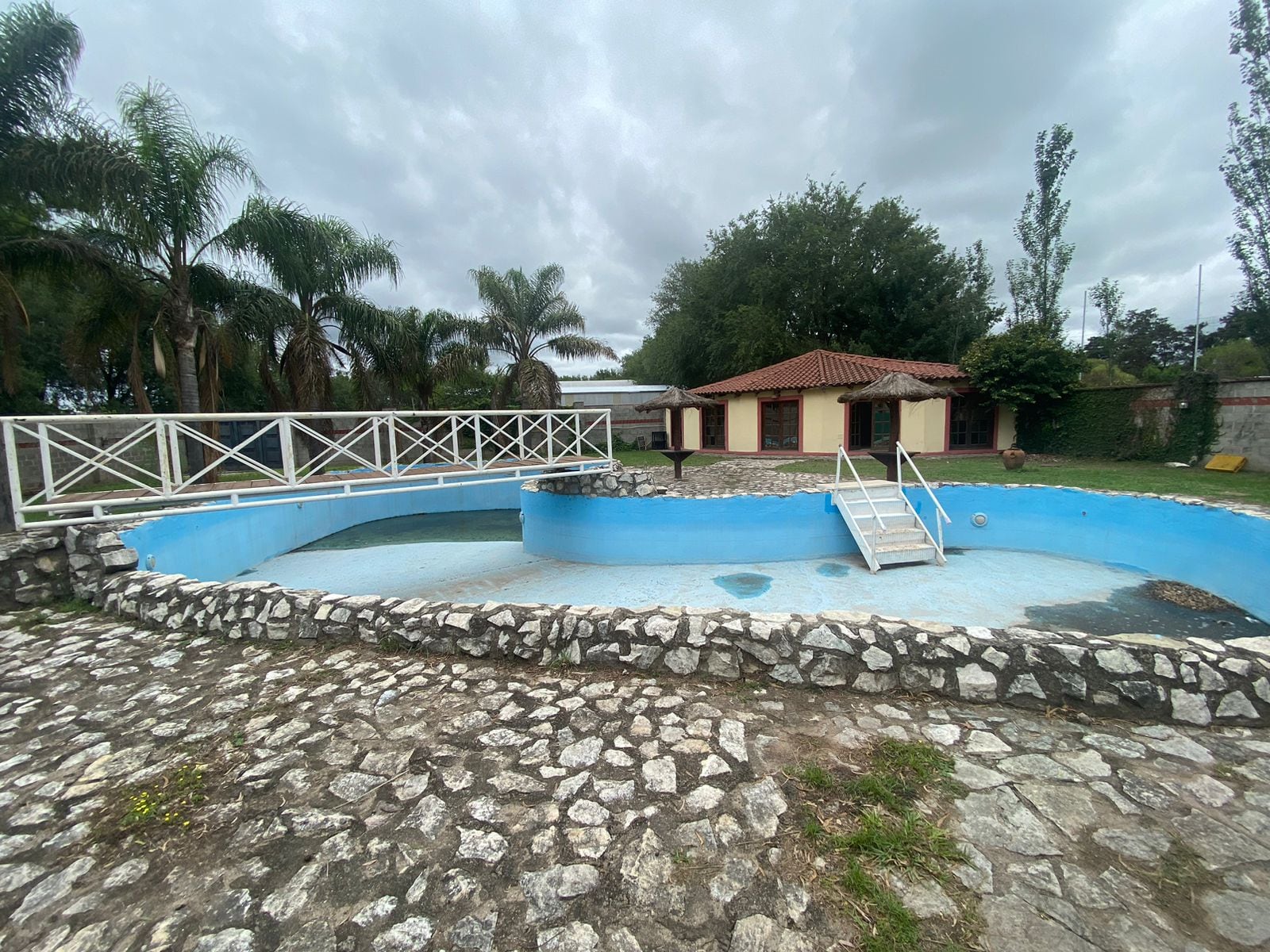 La casa tiene jacuzzi, pileta y quincho. Foto: Luchi Ybaez / El Doce.