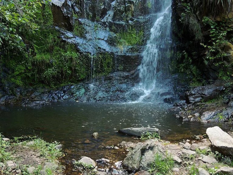 La cascada Los Guindos queda en Río Ceballos y es ideal para toda la familia.
