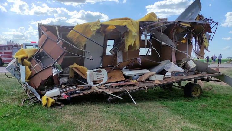 La casilla quedó destruida por el choque. Foto: Adrián Leonardi - Radio Sudeste.