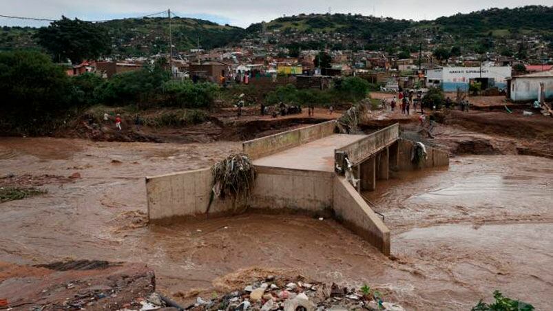 La catástrofe natural ya se cobró más de 400 vidas.