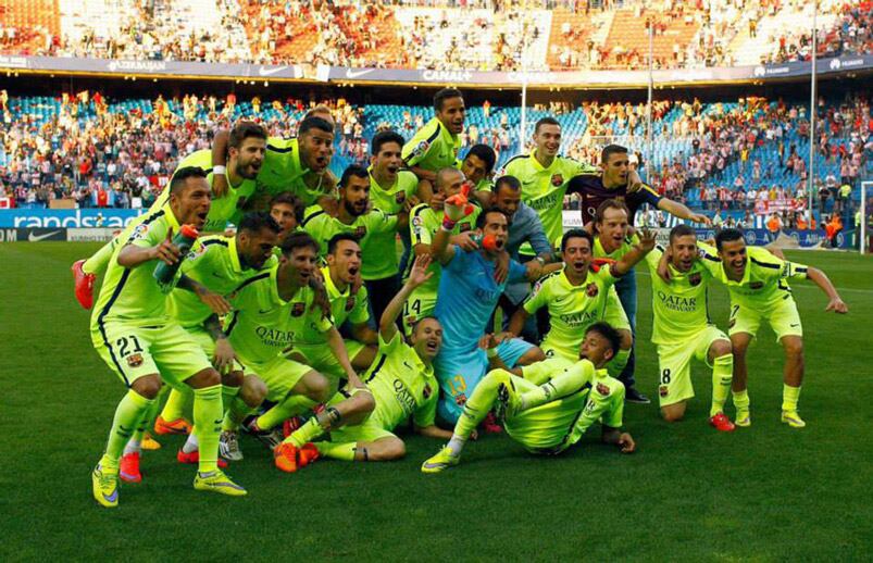 La celebración en el campo de juego.