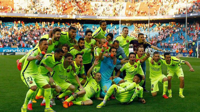 La celebración en el campo de juego.
