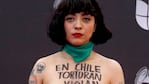 La chile también vestía un pañuelo verde en el cuello. 