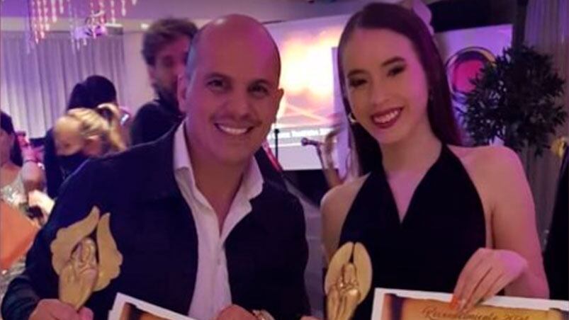 La China junto a Ángel Carabajal.